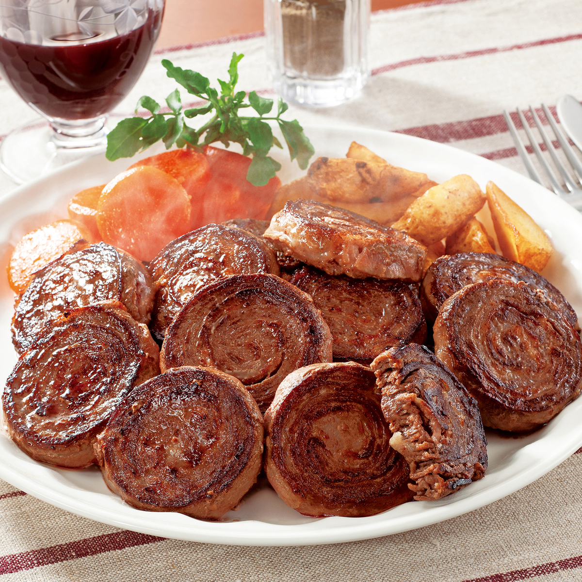 肉汁溢れる国産黒毛和牛ロールステーキ 16個 No Qvc Jp