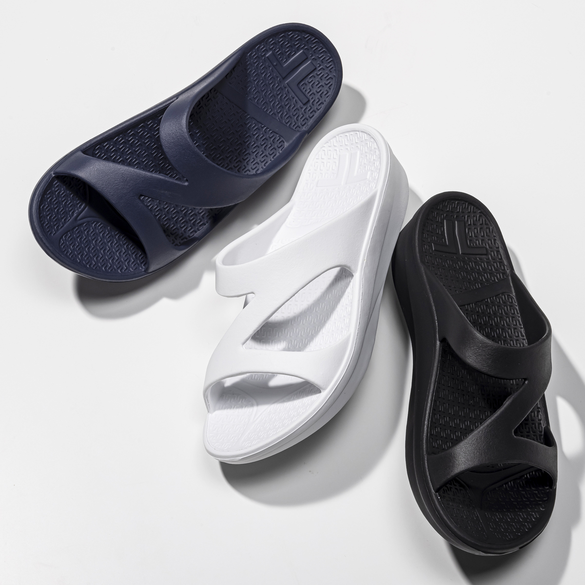 テリック ゼットストラップスライドサンダル テリック Telic No 6037 Qvc Jp