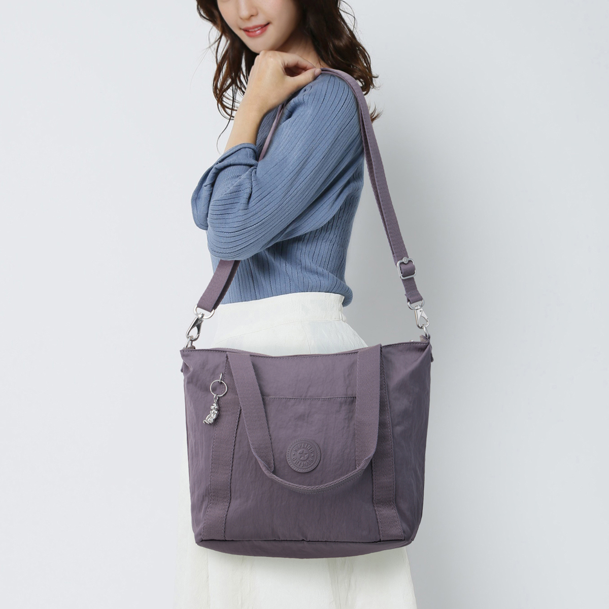 【新品タグ付き】キプリング トートバッグ 紫×シルバーハンドRIKOのバッグ
