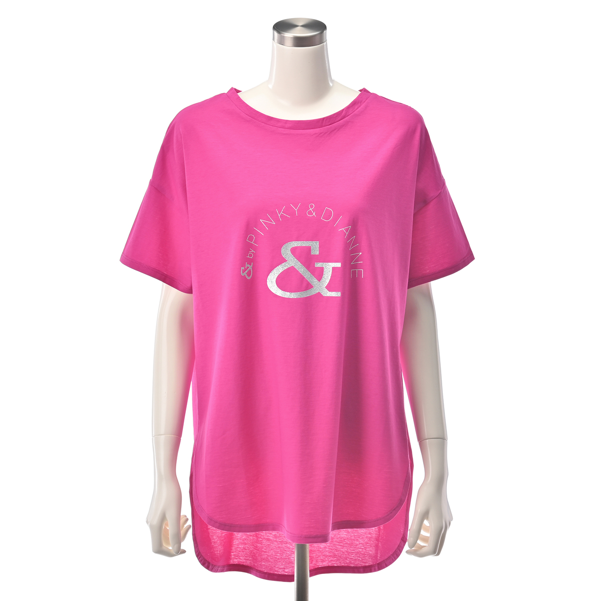 & by PINKY & DIANNE ロゴ入りTシャツ