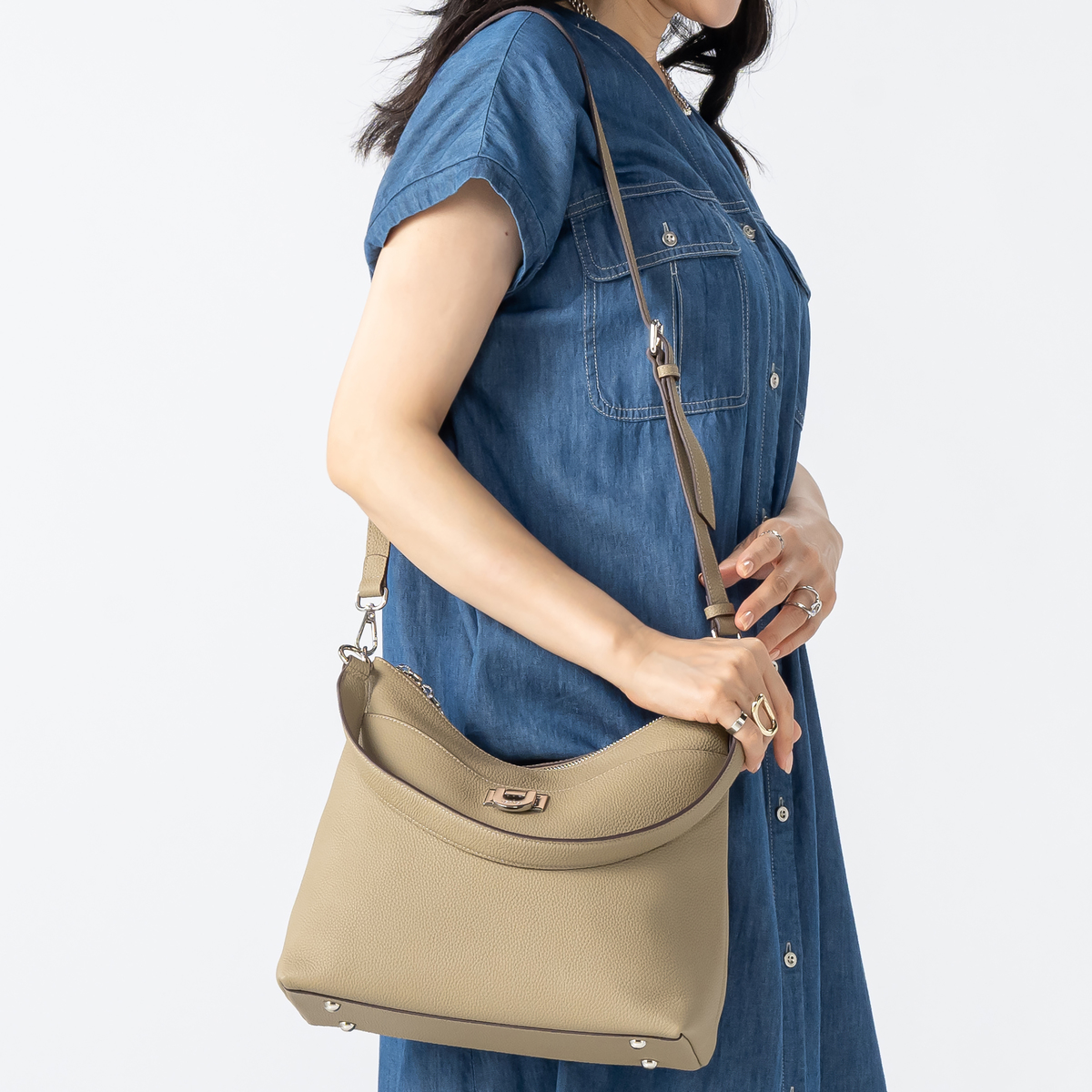 grace]ナチュラルシュリンク ツイストメタル2WAYホーボーバッグ