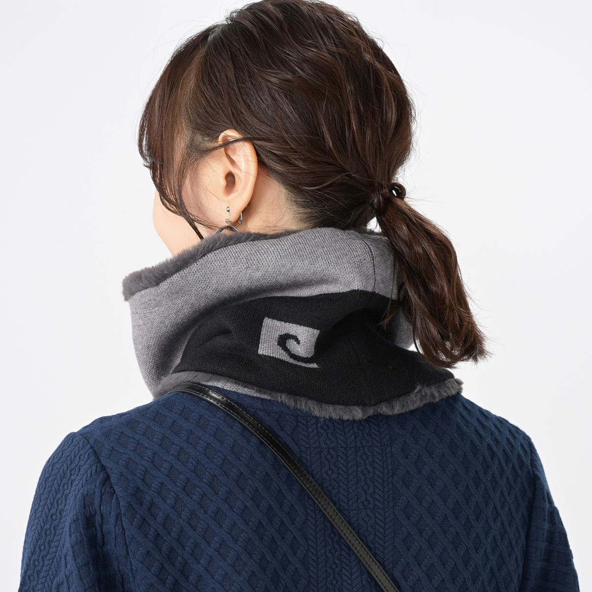 PCD ロゴカラーブロッキングのフェイクファーコンビスヌード ピエール