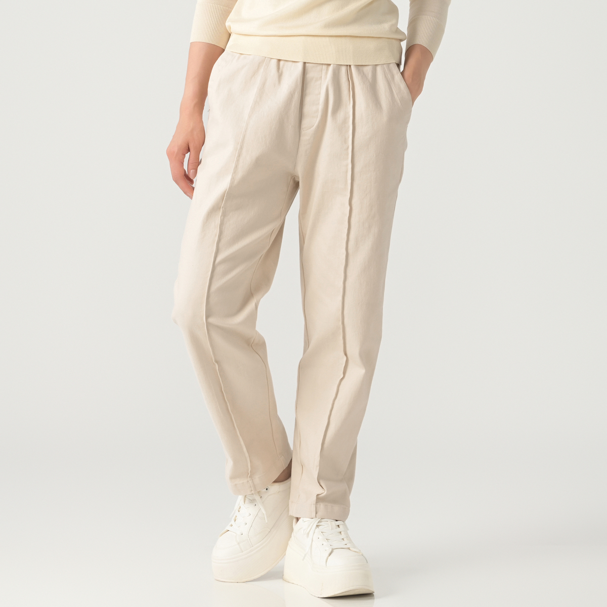 かわだ様 KawaiOkada 洗い加工のテーパードシルエットパンツ カワイオカダ