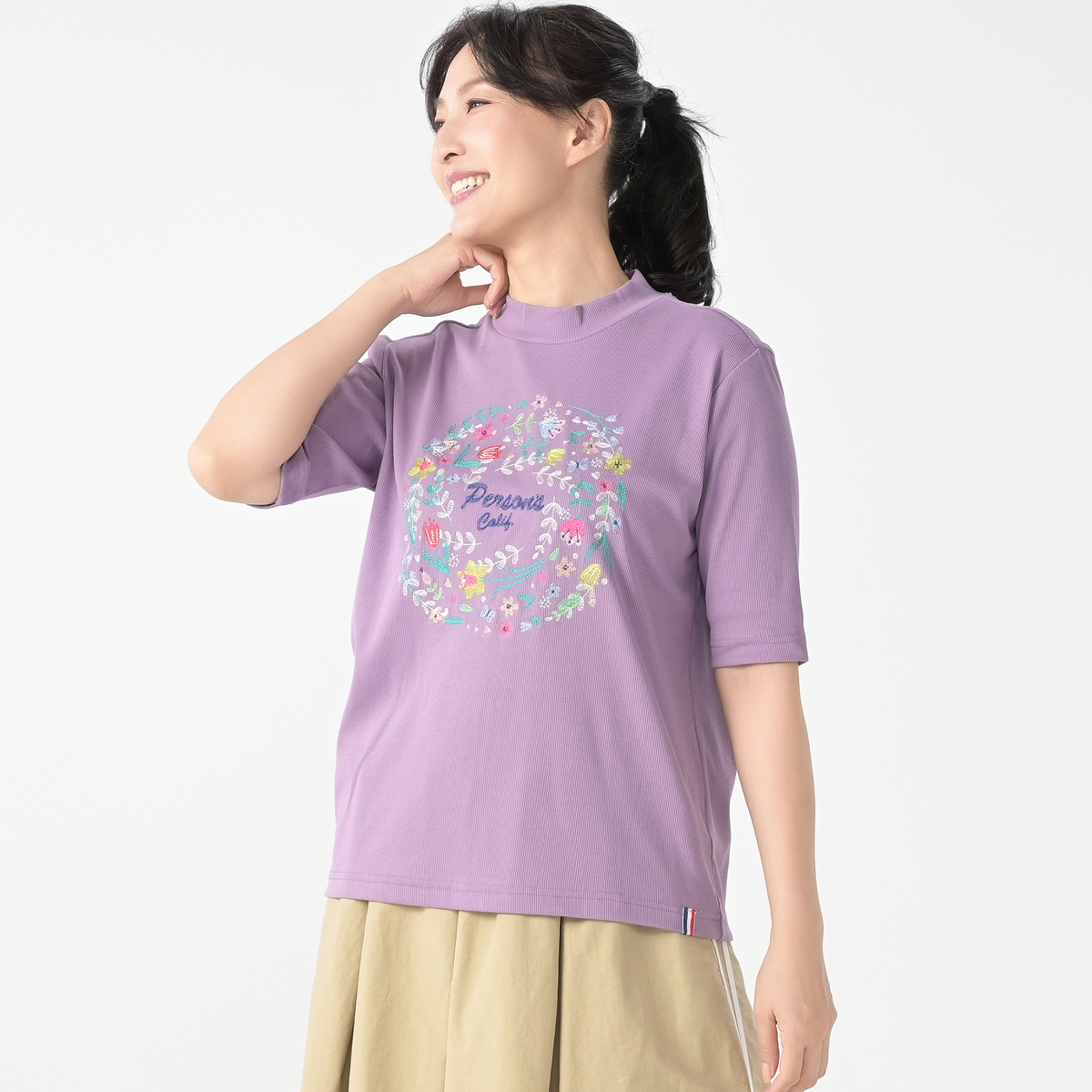 PERSONS フラワーリース刺繍モックネックTシャツ パーソンズ