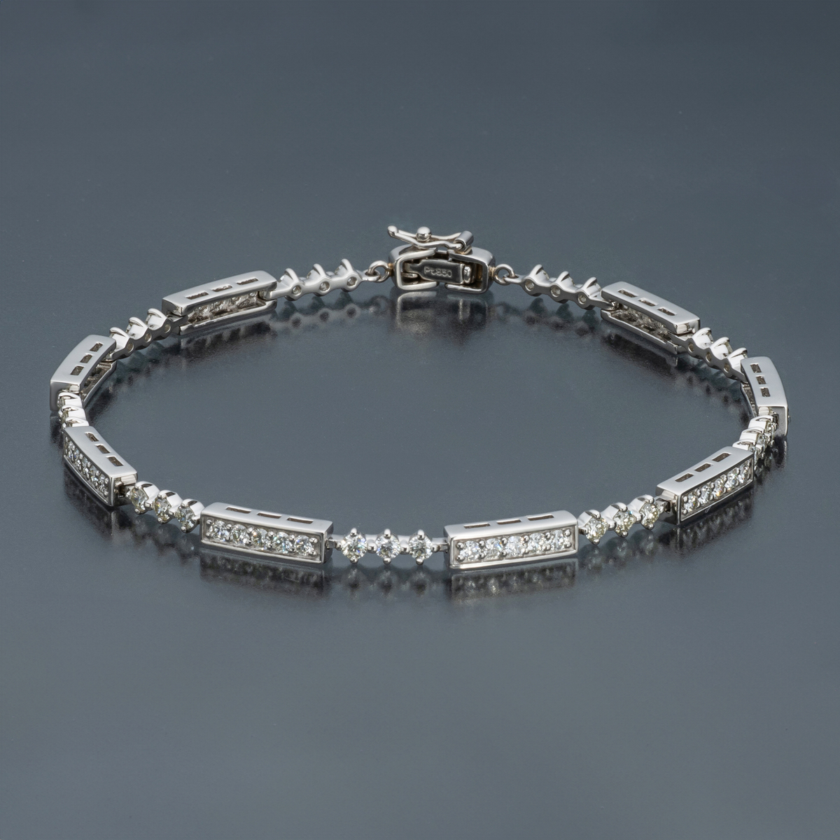 Pt ダイヤバングルブレス DE BEERS - LINE ブレスレット ダイヤ 0.35ct ライン バングル