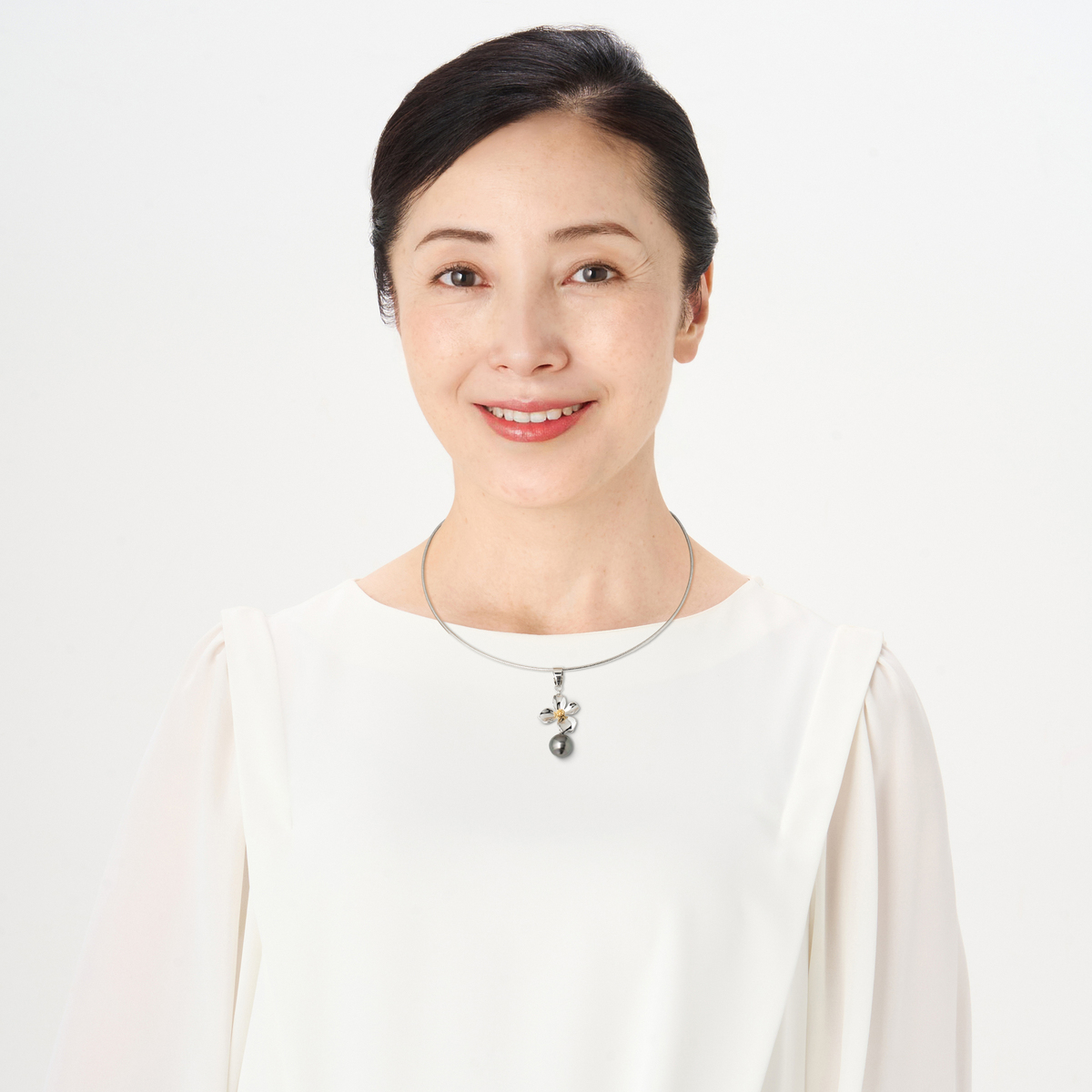 越田雅哉 黒蝶真珠11mmフラワーペンダント - QVC.jp