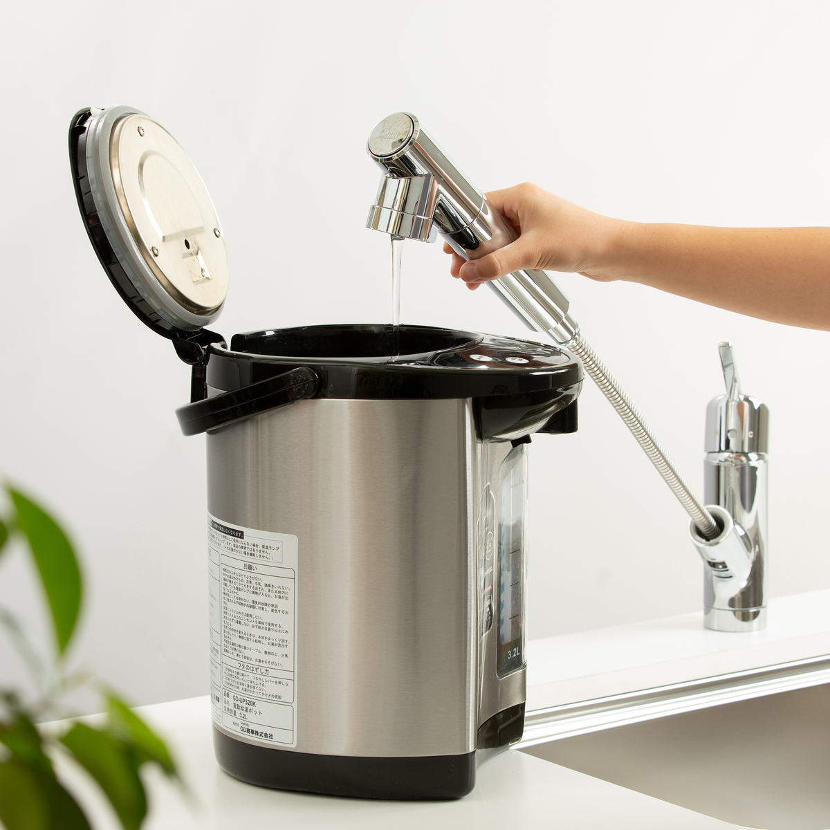 SAS様向け【新品ほぼ未使用】タカギ 浄水器 Clore 建築・設計関係者様向け 蛇口直結・一体型浄水器の一覧｜株式