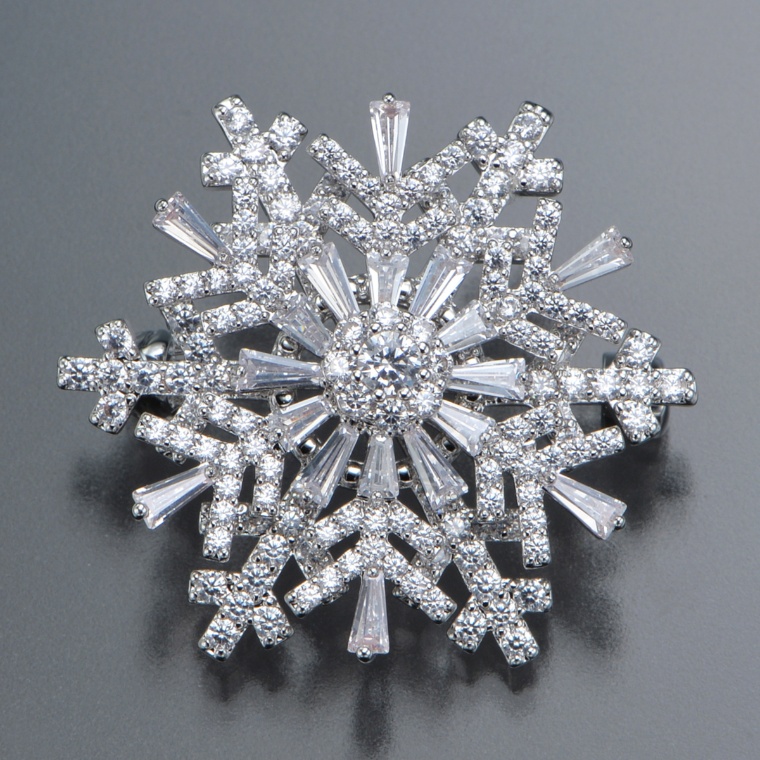 Tar Tar CZ スノーデザインブローチ[ガイエ]