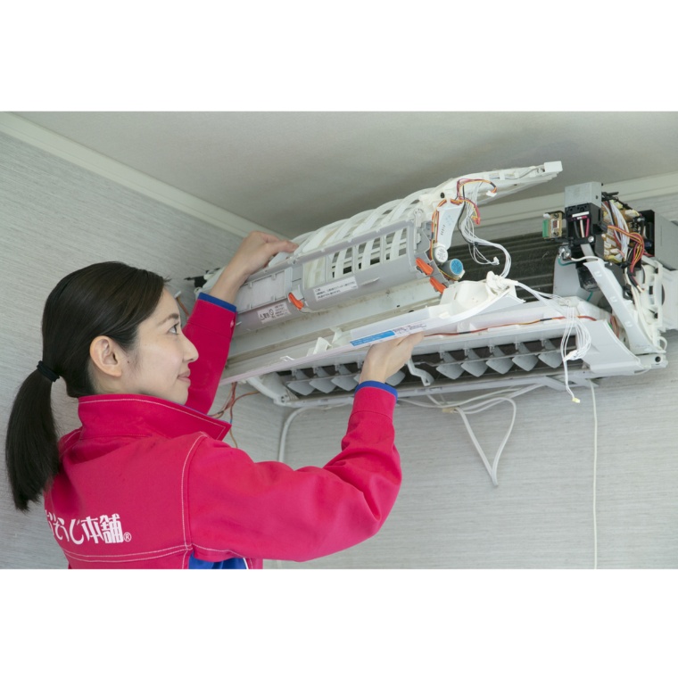 お掃除機能付きエアコンクリーニング+防カビコーティング