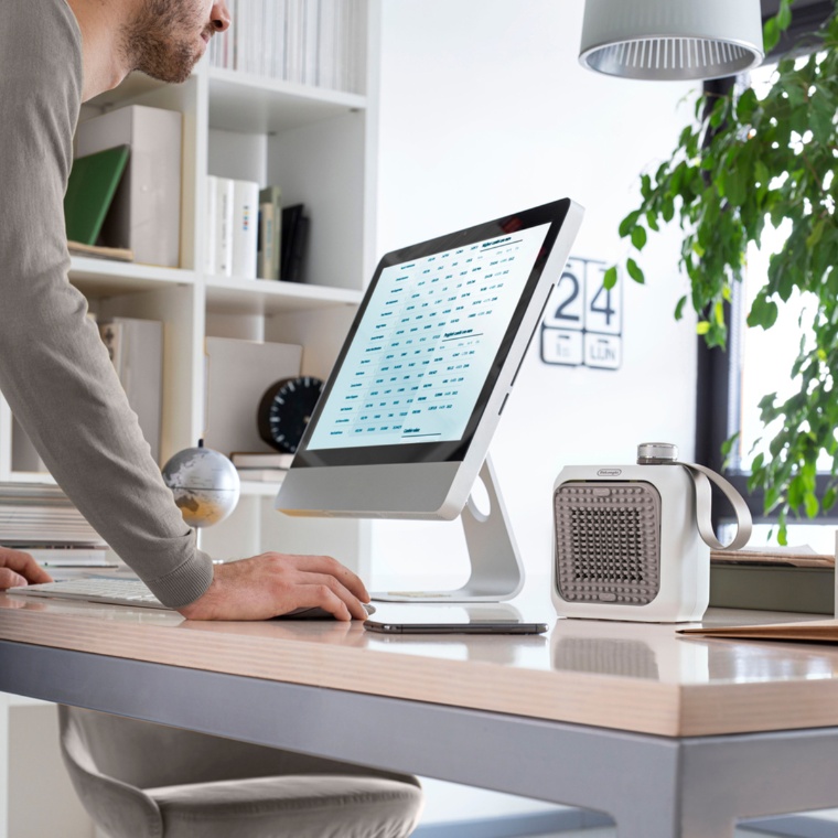 デロンギ カプスーラデスク セラミックファンヒーター