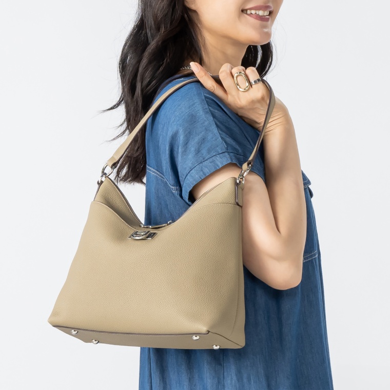 [+grace]ナチュラルシュリンク ツイストメタル2WAYホーボーバッグ