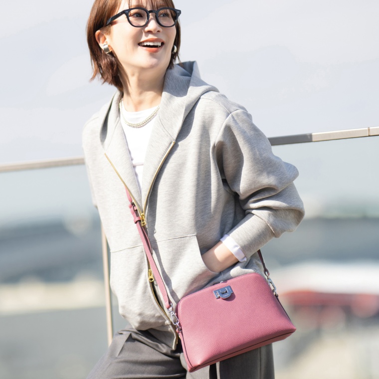 [+grace]Nシュリンクツイストメタルショルダーバッグネット限定