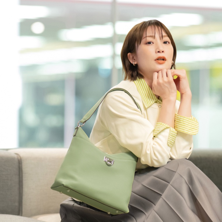 [+grace]Nシュリンクツイストメタル2WAYバッグネット限定カラー