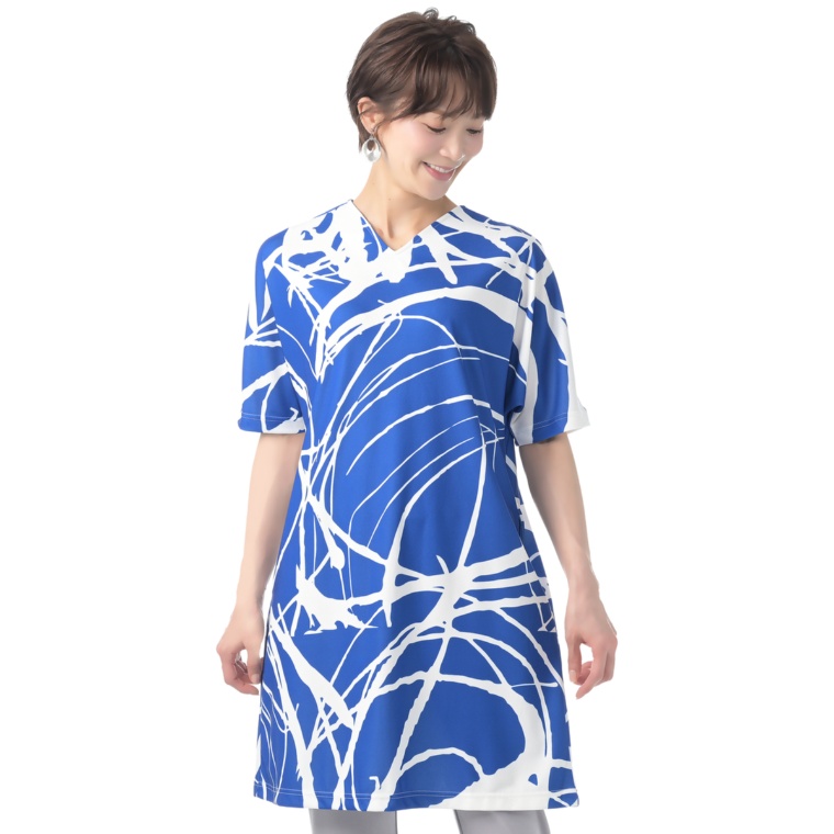 BOUTIQUE JUNKO 砂ジャージーVネックプリントチュニック