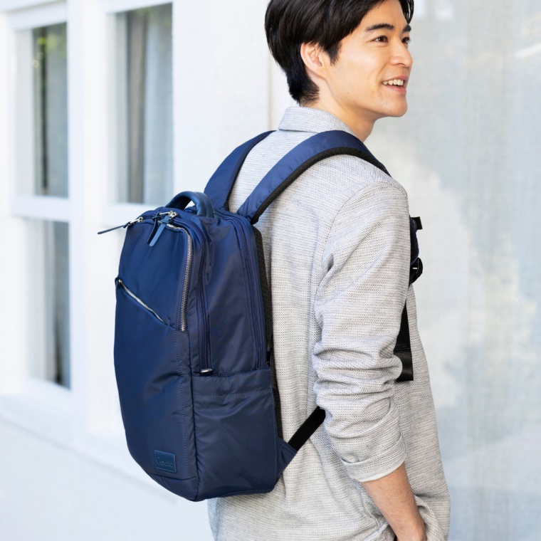 Casalita AGS 無重力感覚撥水スクエアリュック