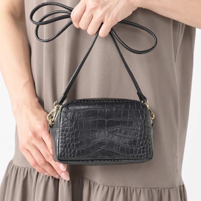 ロダニア イタリアンレザークロコエンボスポーチショルダー