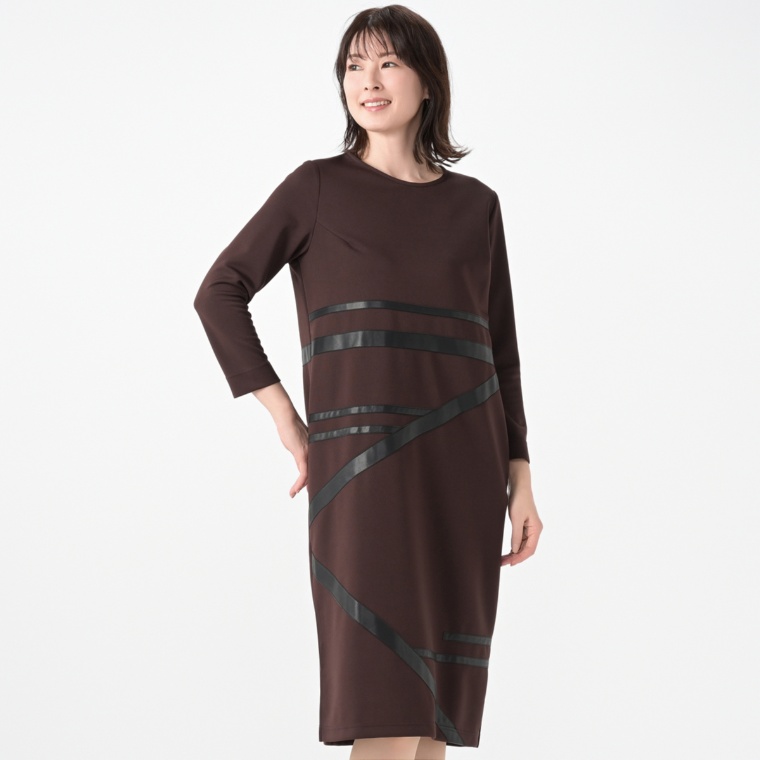 BOUTIQUE JUNKO グラフィック合皮テープワンピース