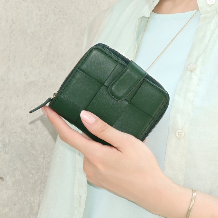 ピュアモエナ イタリアンシープスキンメッシュデザイン折財布