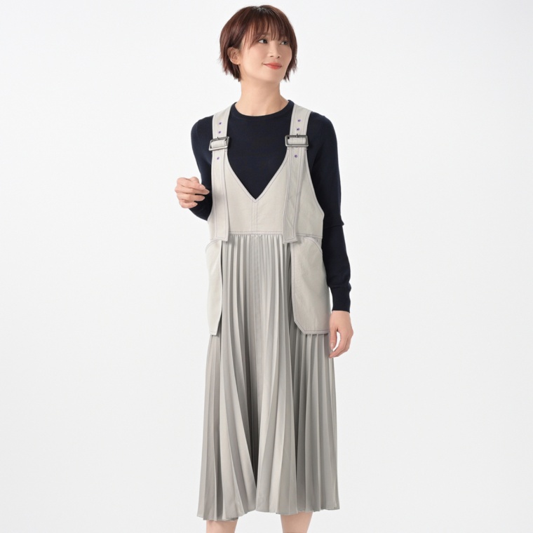 calma アジャスタブルショルダー プリーツジャンパードレス