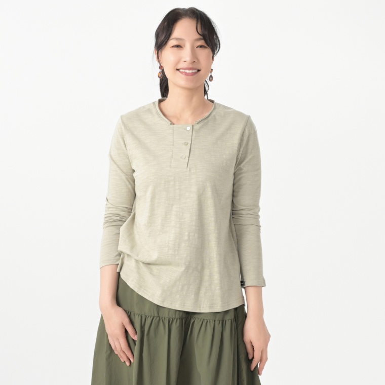 KawaiOkada コットンスラブヘンリーネックプルオーバー