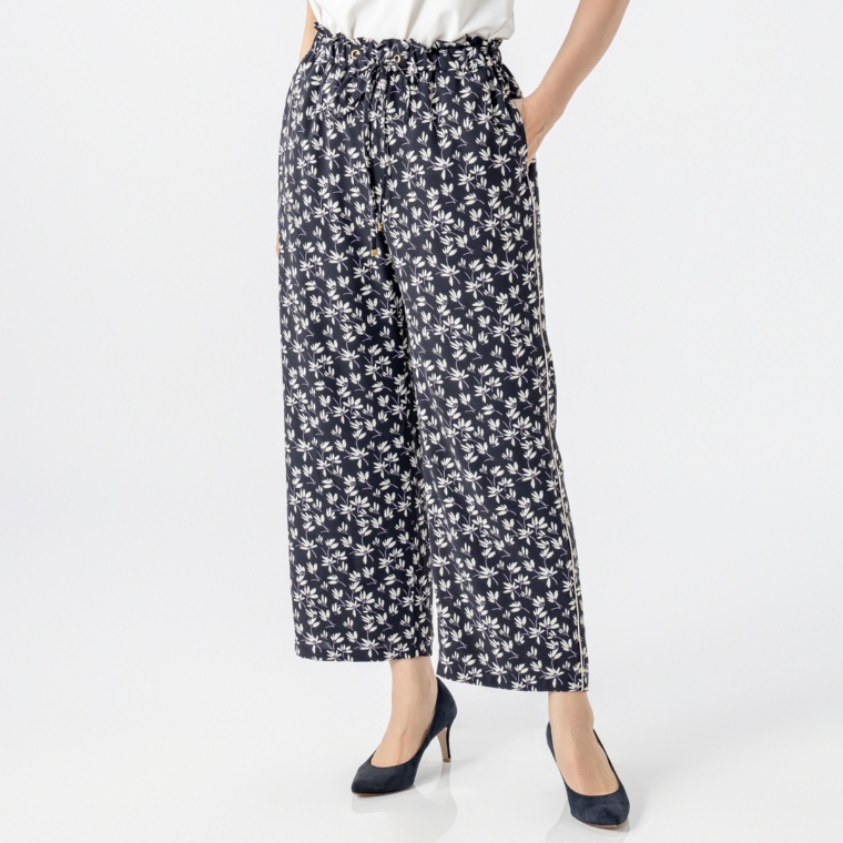 &by PINKY&DIANNE 小花プリントワイドパンツ