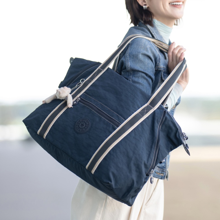 Kipling アートM ボストンバッグ