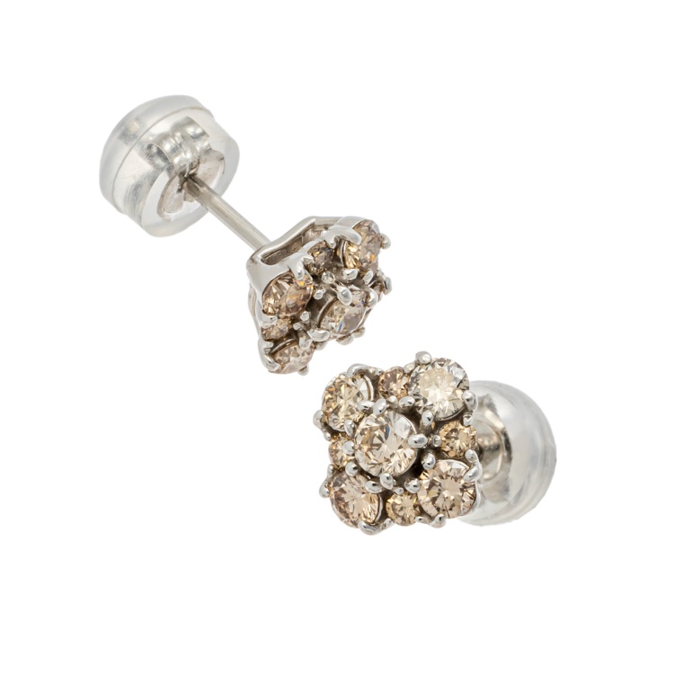 Dialuce PTダイヤモンド イヤリング/ピアス計0.64ctUP