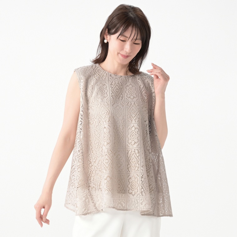 CARRIERE 華やかレースノースリーブトップス