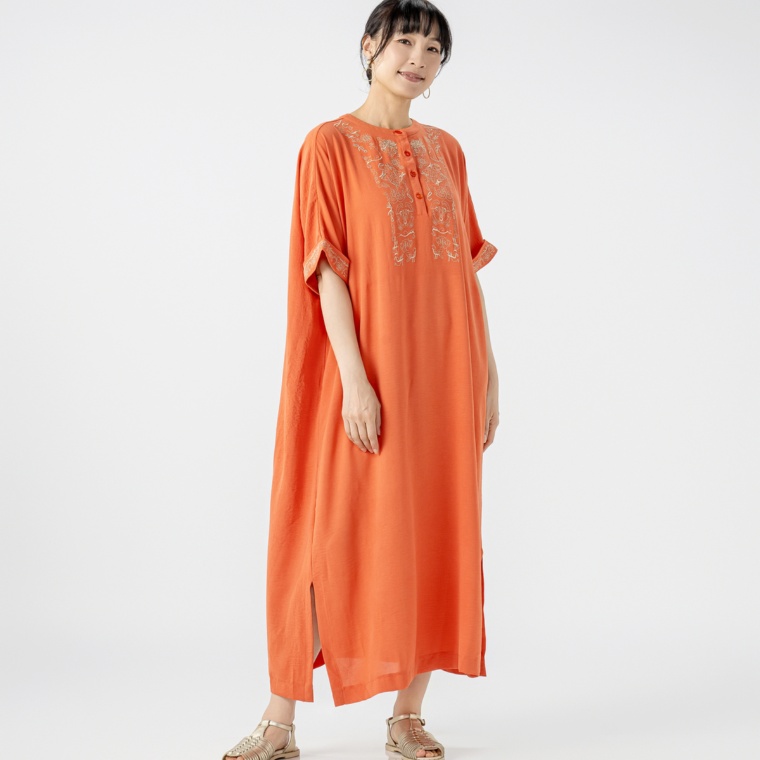 MAHARA MODERN ボヘミアン刺繍ワンピース