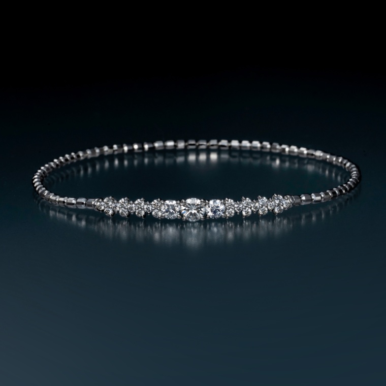 ナミビア産ダイヤモンドPT950ストレッチバングル計0.8ctUP
