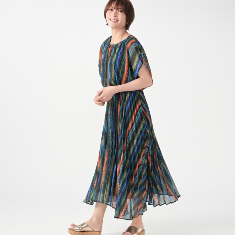 calma プリントプリーツワンピース