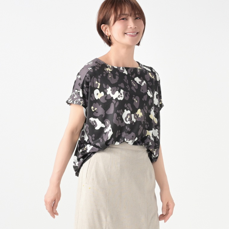 calma サラサラ着心地 ポップレオパードプルオーバー