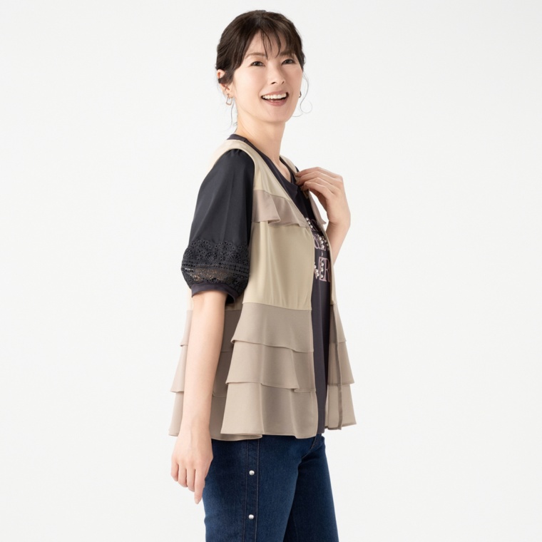 &LOVE 華やかに揺れる軽やかふりるジレ