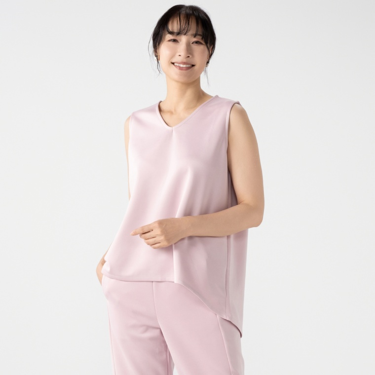 YukaKoshino イレギュラーヘムのスリーブレスプルオーバー