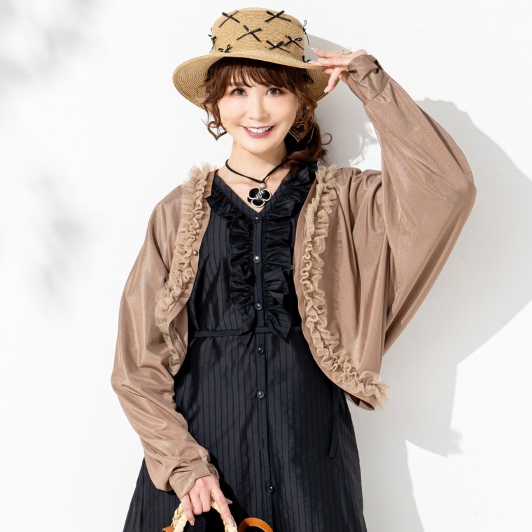 &LOVE 接触冷感のチュールふりるボレロ