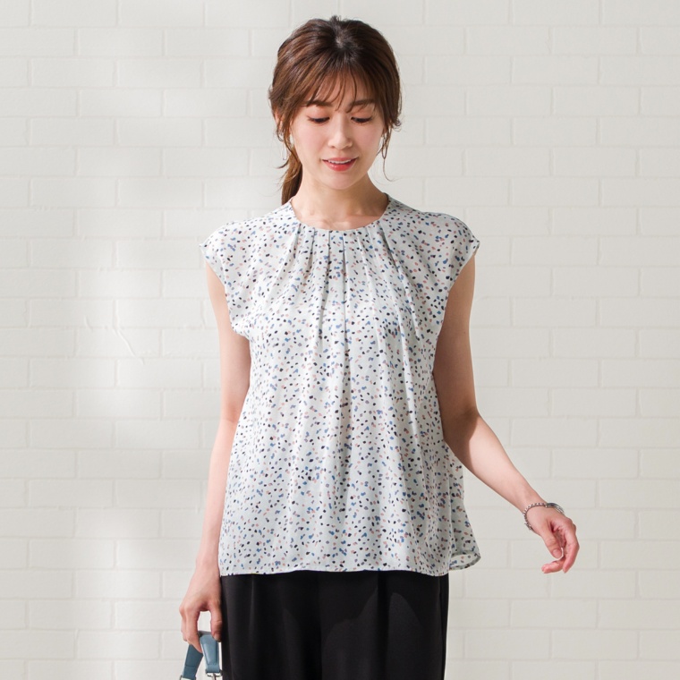 CARRIERE プリントエレガントタックブラウス