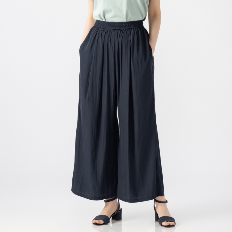 CARRIERE 光沢きれいなサテンワイドシルエットパンツ