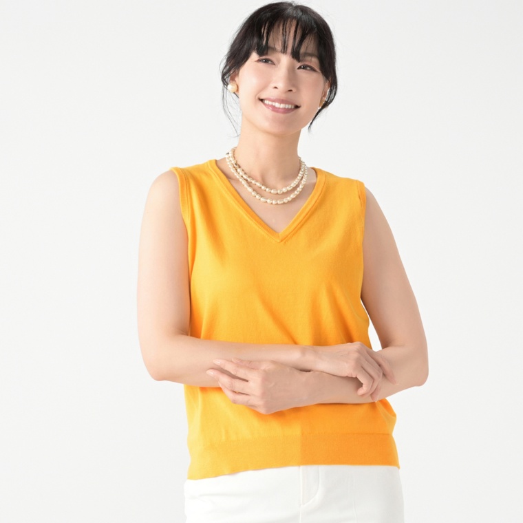 Anne Coquine シルクコットンニットノースリVネックプルオーバー