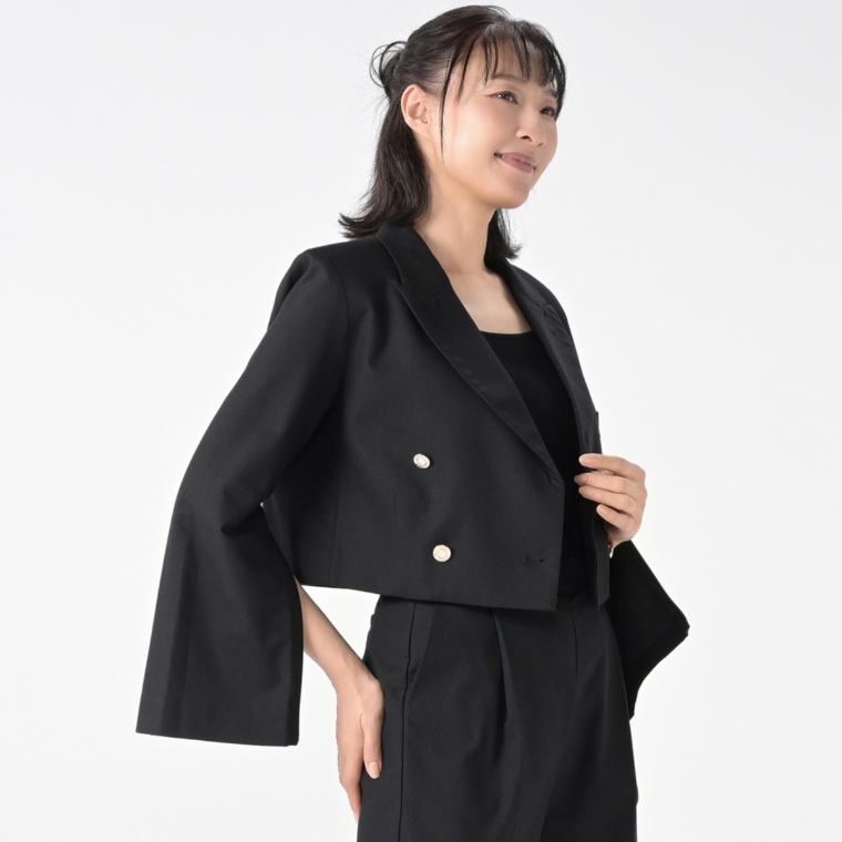 Anne Coquine ピークドラペル麻混ショートジャケット