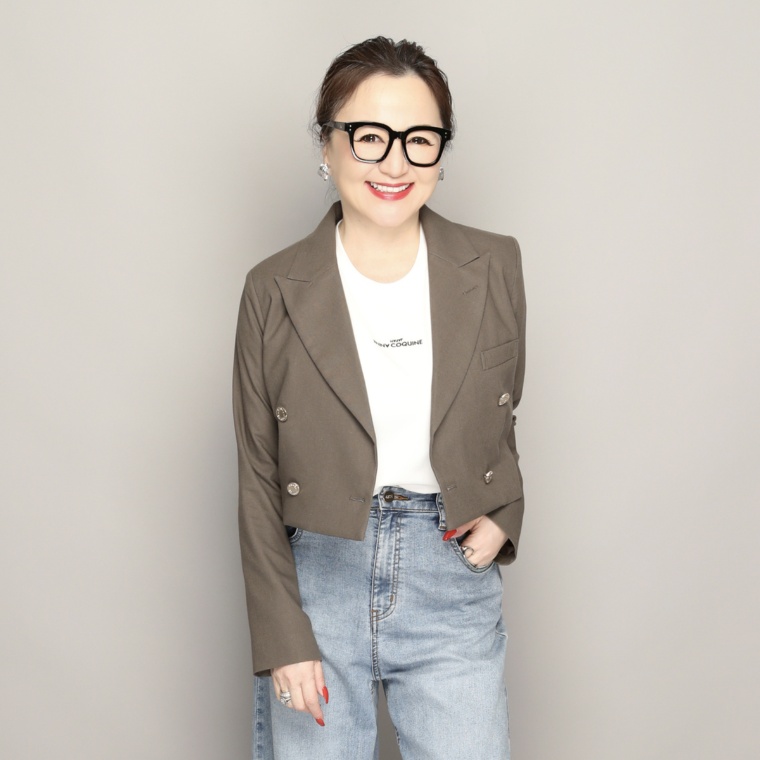 Anne Coquine ピークドラペル麻混ショートジャケット