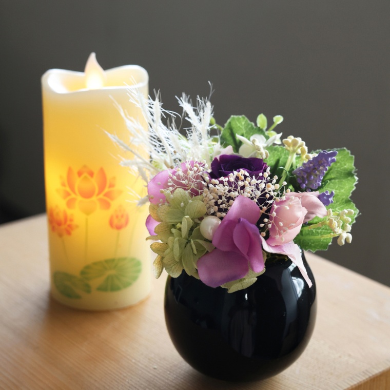 プリ仏花パープルとLEDローソク蓮1本