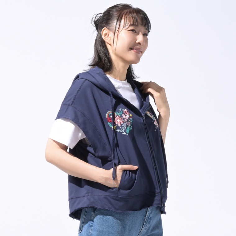 PERSONS ノースリーブエンブロイダリーパーカー