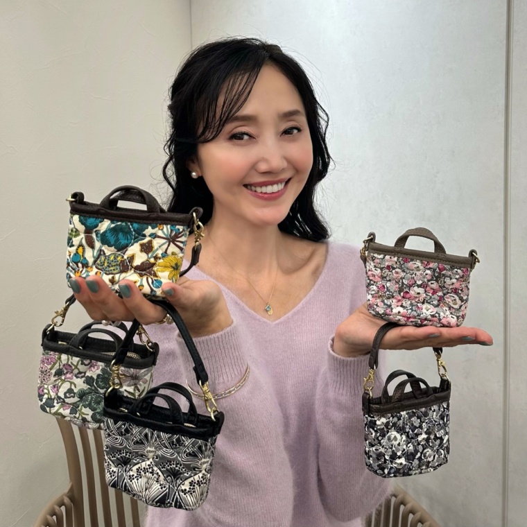 IM リバティプリント キルティングミニバッグ型チャームポーチ