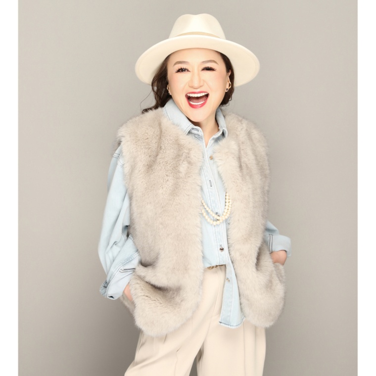 Anne Coquine ラクーン調エコファーノーカラージレ