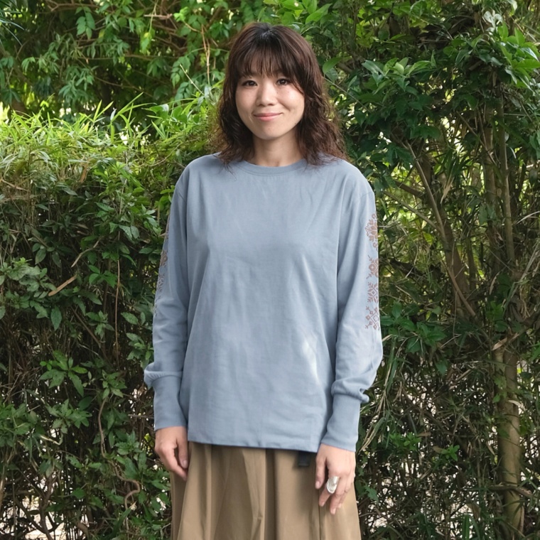 Carney フォークロア刺繍モチーフ プリントプルオーバー