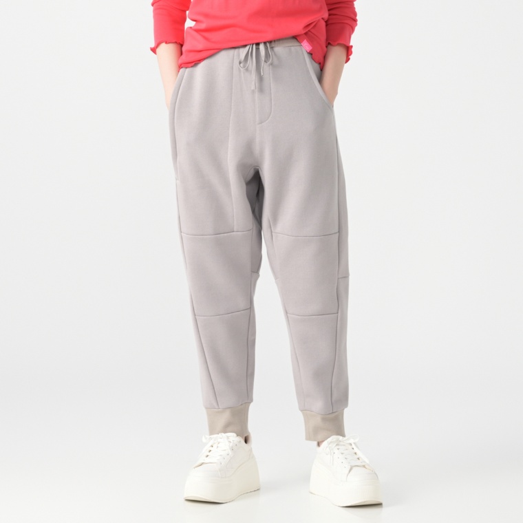 KiKKi 裏毛素材の切り替え立体パンツ