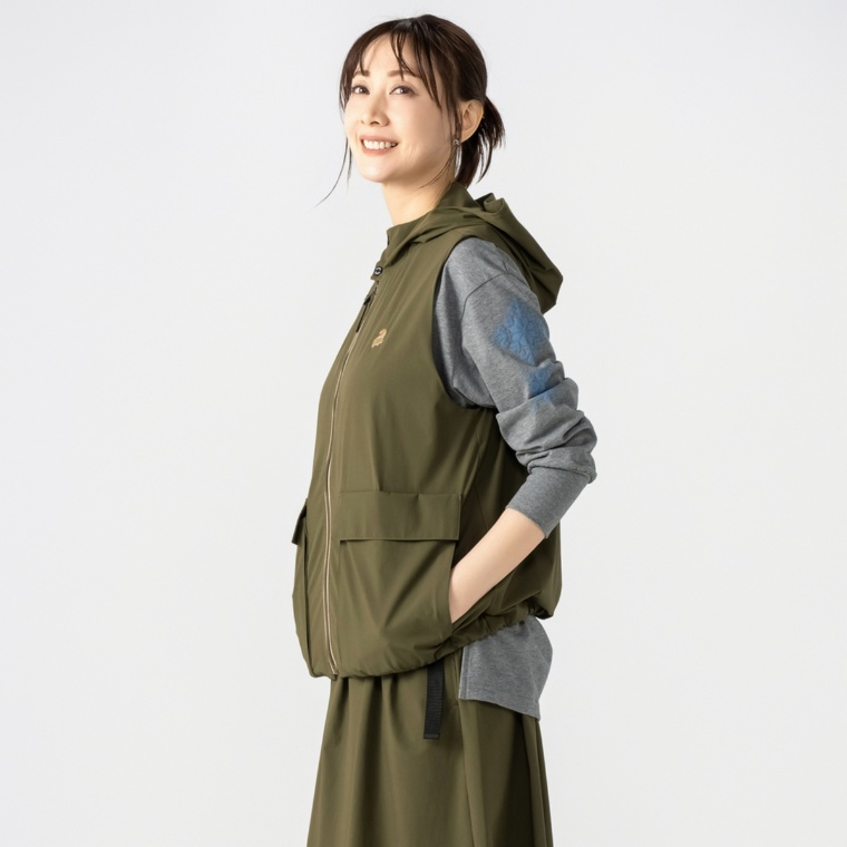 Carney マルチエフェクトスリーブレスパーカー ネット限定カラ-