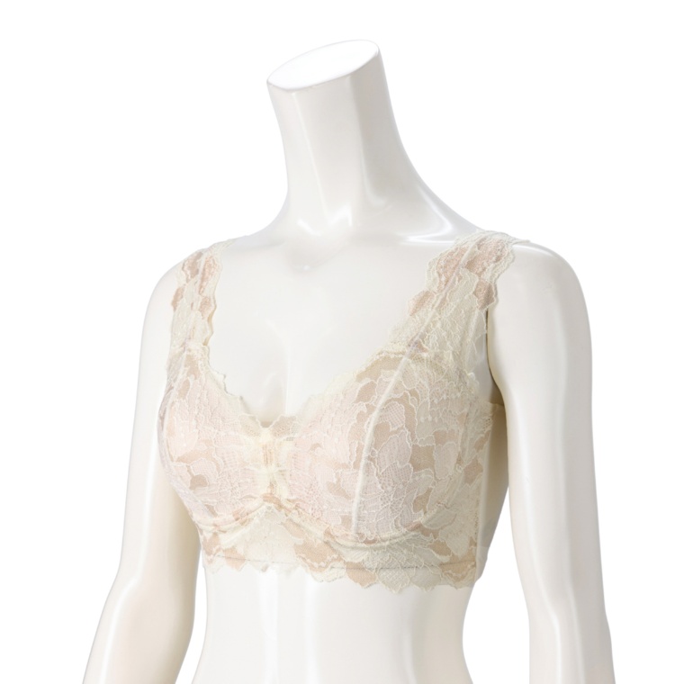 フィッテングのプロがおすすめする大人のファーストブラ