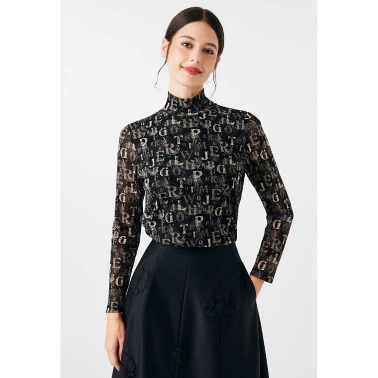 FEE CERISE アルファベット柄メッシュハイネックプルオーバー