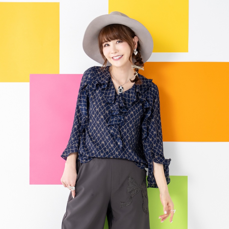 &LOVE 360°魅せるHAPPY華やぎブラウスネット限定